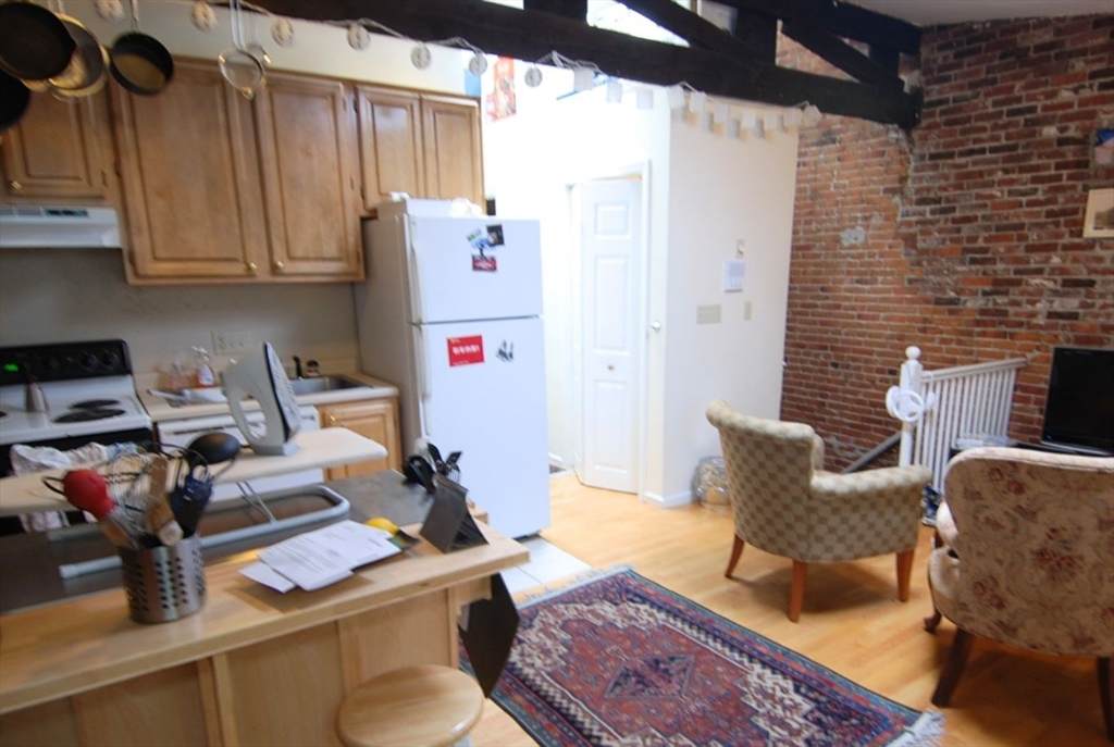 76 Tyler Street - Photo 1