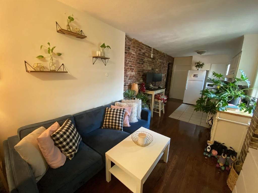96 Tyler Street - Photo 1