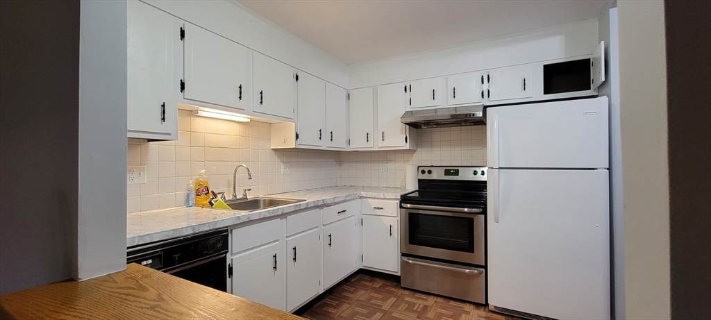 100 Grandview Ave - Photo 1
