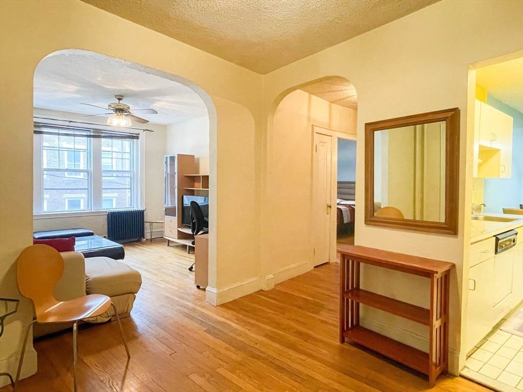 114 Strathmore Rd - Photo 1