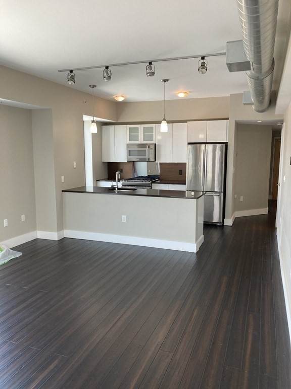 257 Northampton St - Photo 1