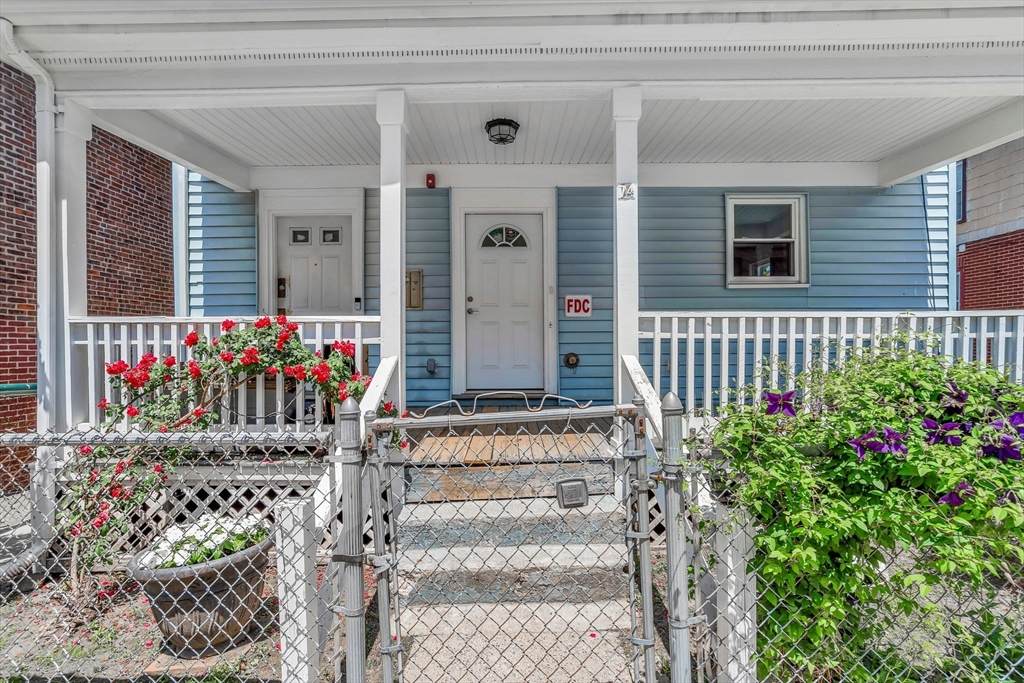 74 Ruthven - Photo 1