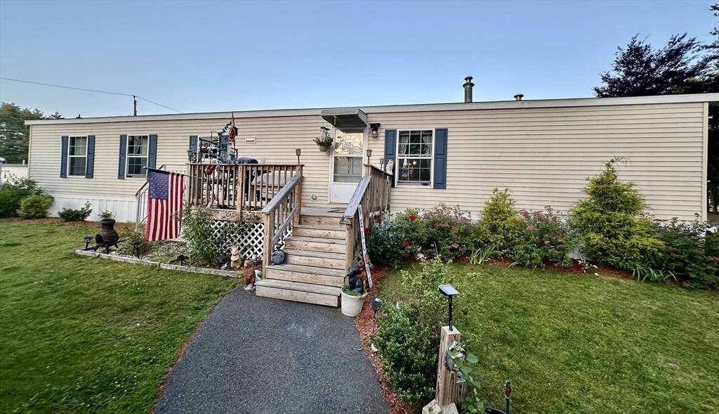 519 East River - Photo 1