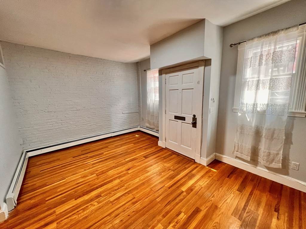 53 Phillips St - Photo 1