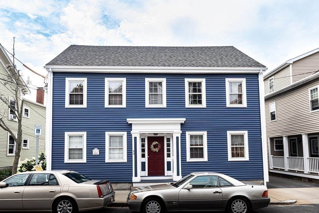 42 Essex St - Photo 1