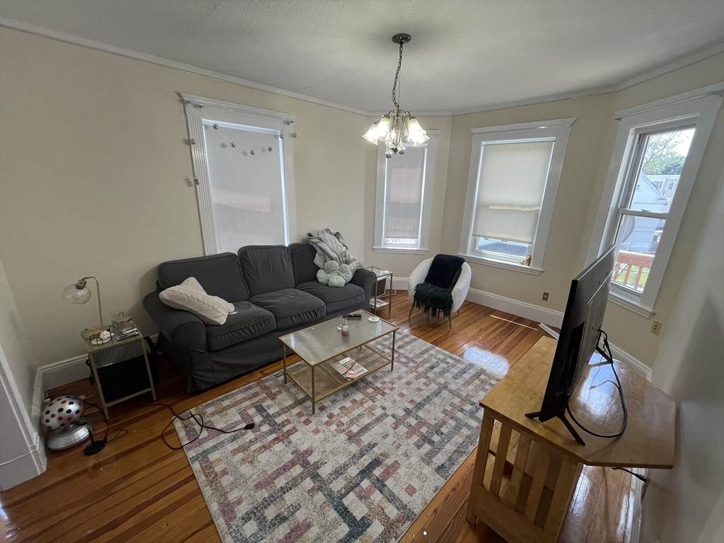 39 Montfern Ave - Photo 1