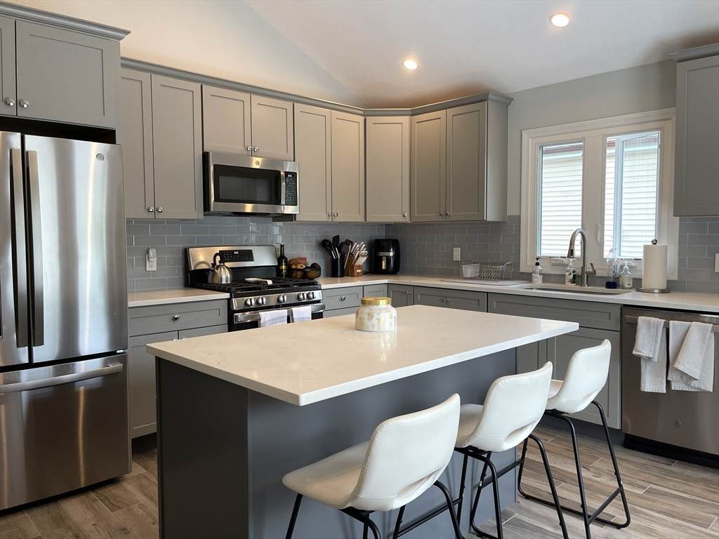 47 Dighton St - Photo 1