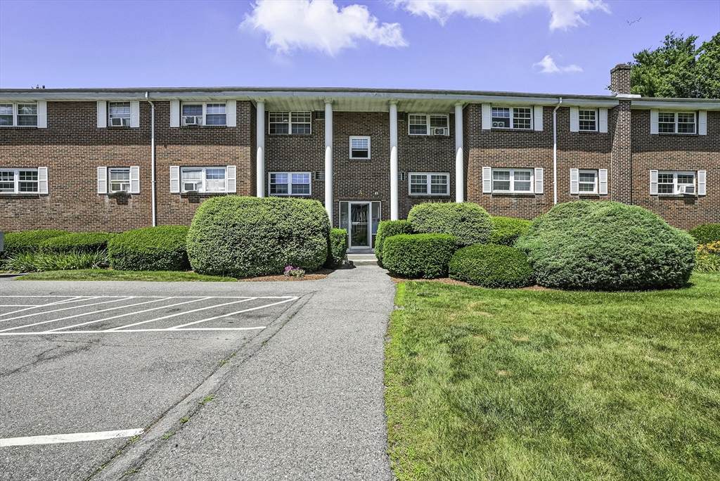 39 Pleasant St - Photo 1