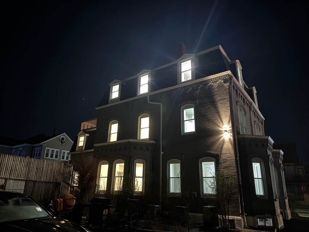 589 Haverhill St - Photo 1