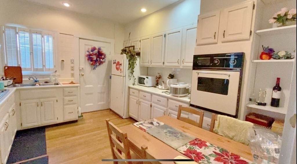 83 Putnam Ave - Photo 1