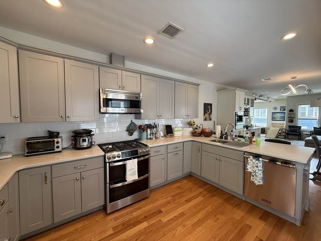 24 Shapley - Photo 1