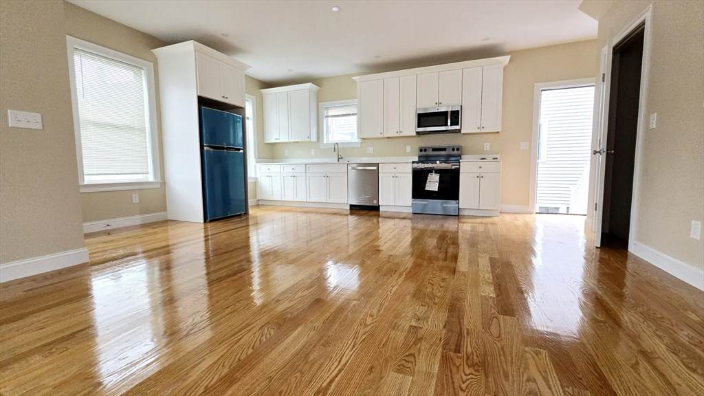 66 Waverly Street - Photo 1