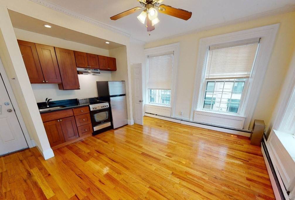 24 Joy St - Photo 1