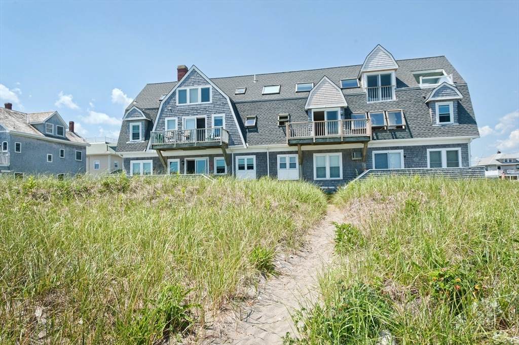 175 Beach Ave - Photo 1