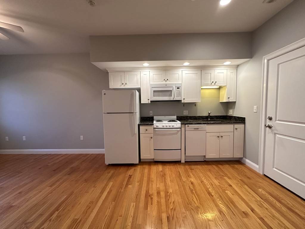 60 Pearl Street - Photo 1