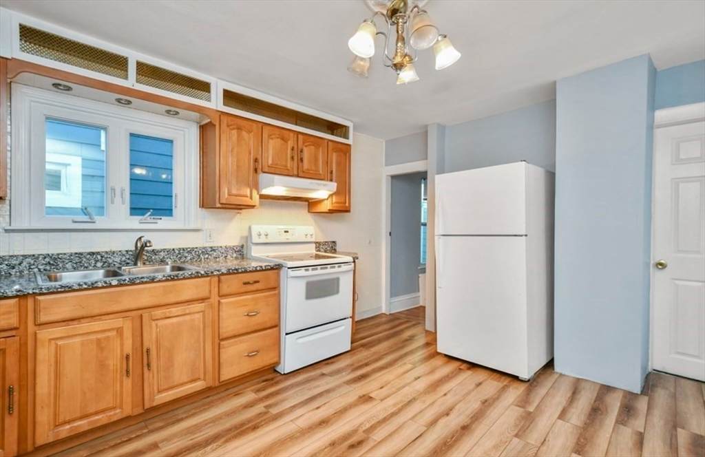 27 Brook St - Photo 1