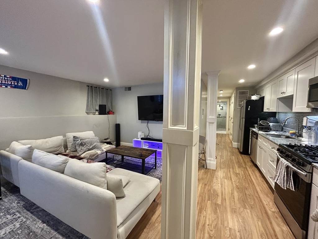 602 Dorchester Ave - Photo 1