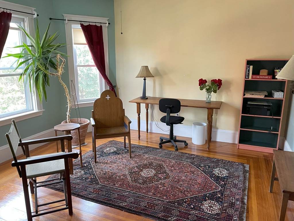 31 Thurston - Photo 1