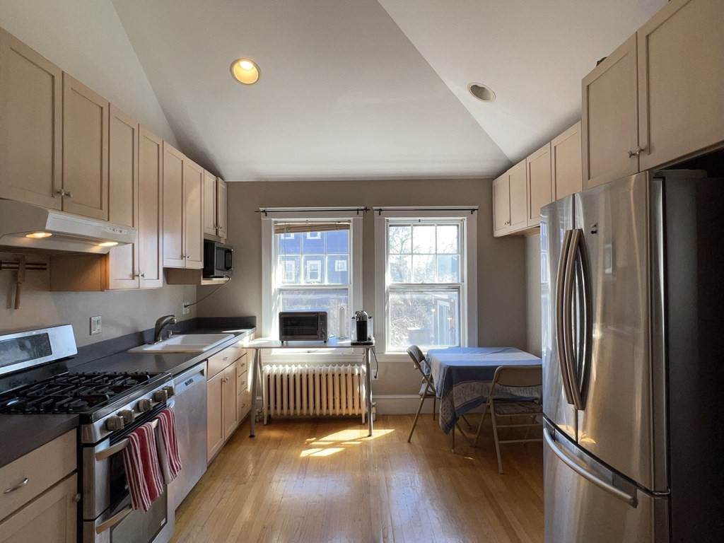 24 Montgomery - Photo 1