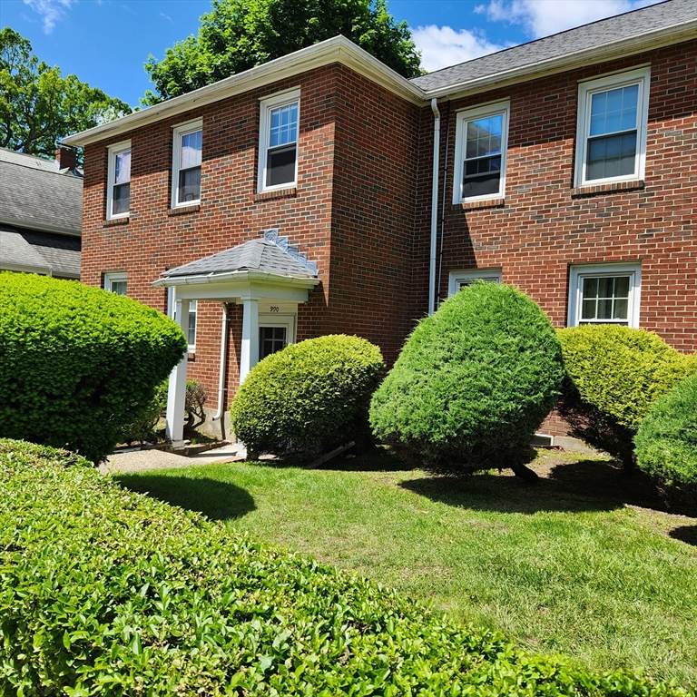 990 Main Street - Photo 1