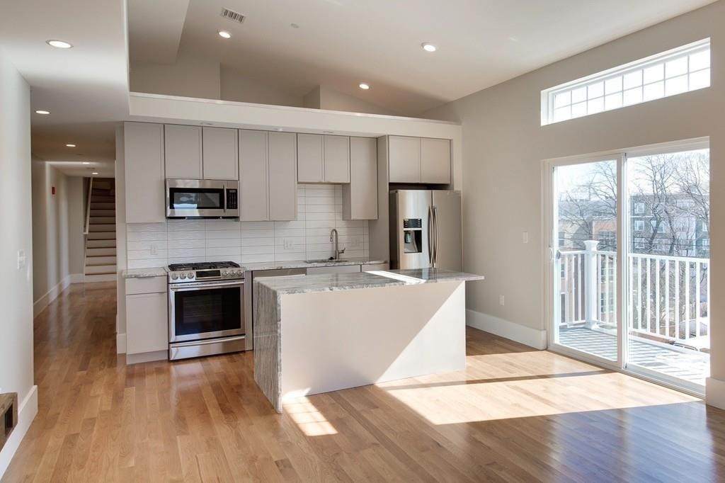 204 Spencer Ave - Photo 1