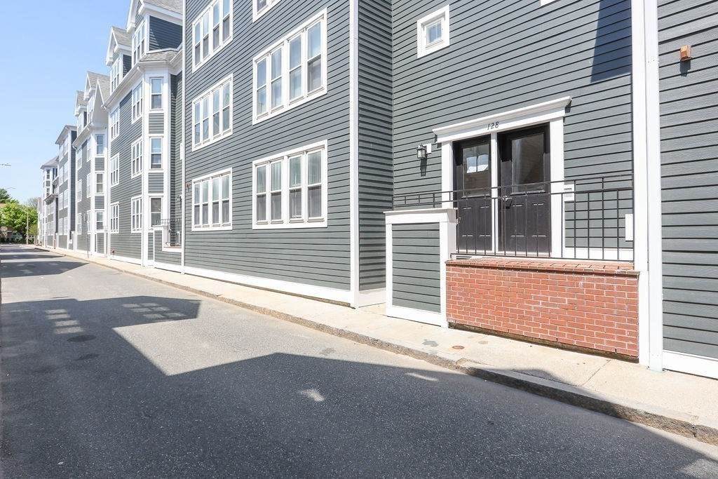 128 Tudor St - Photo 1