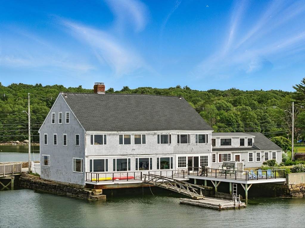 672 Washington Street - Photo 1