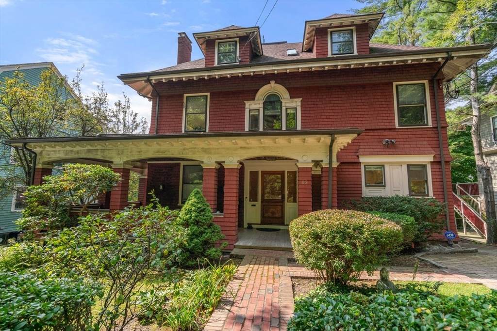 82 Lancaster Road - Photo 1