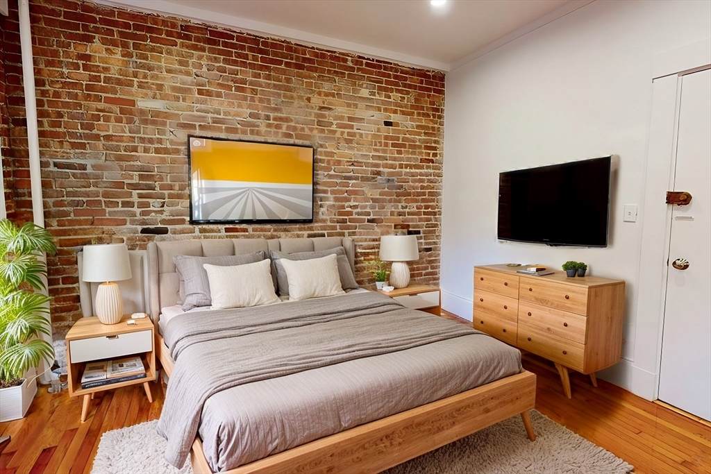 93 Marion St. - Photo 1
