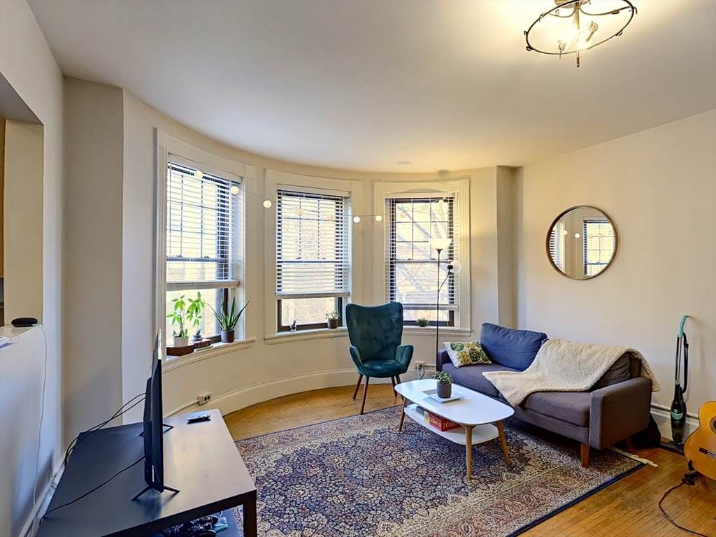 86 Saint Stephen Street - Photo 1