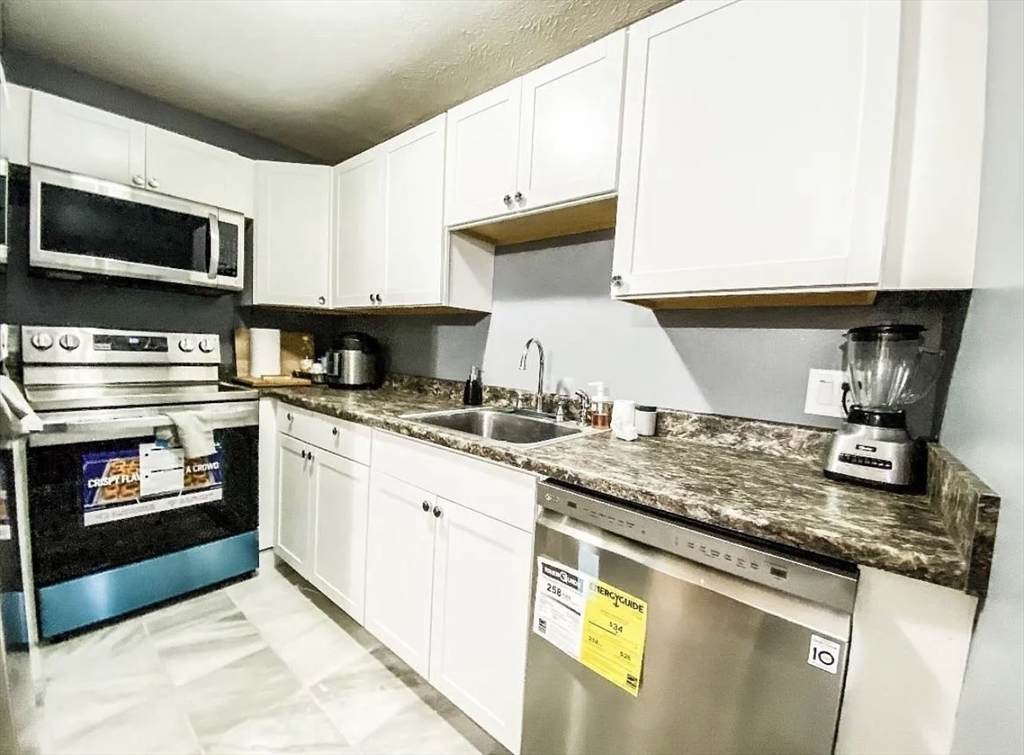 71 Princeton St - Photo 1
