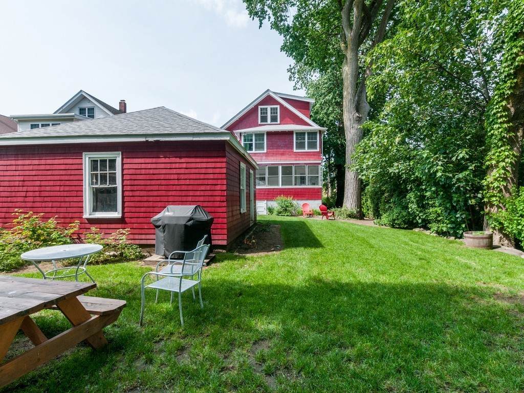 113 Cushing Avenue - Photo 1