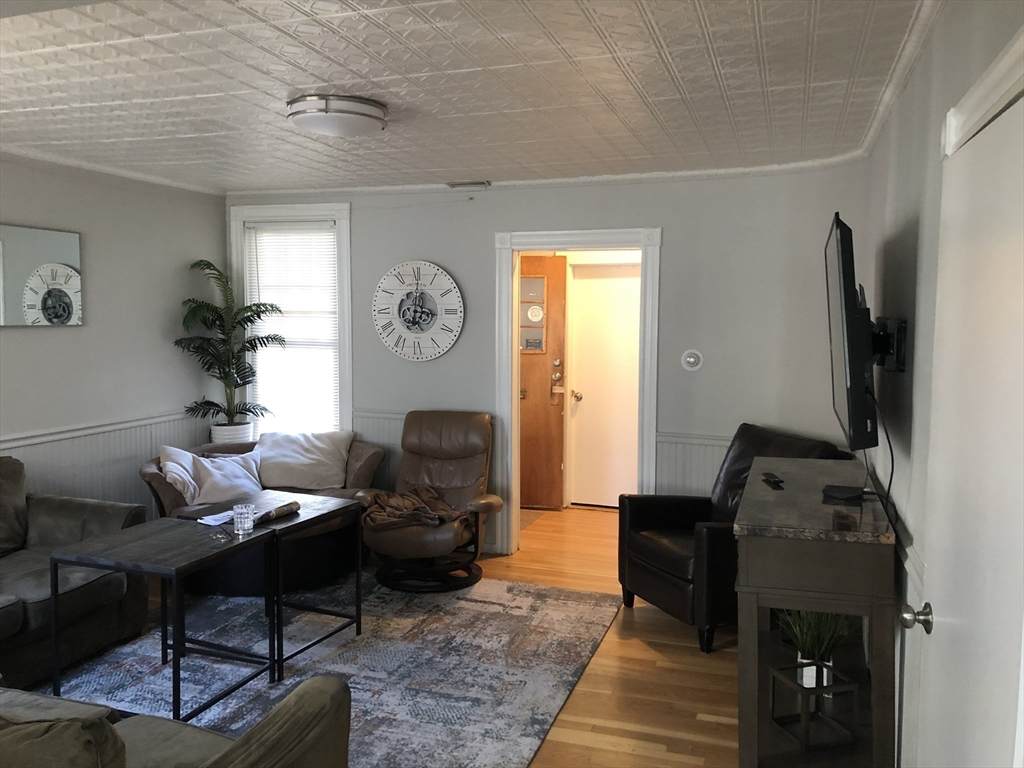 80 F Street - Photo 1