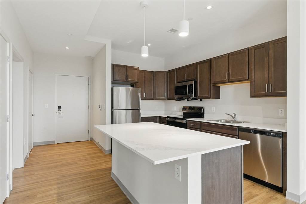 1170 Tremont St - Photo 1