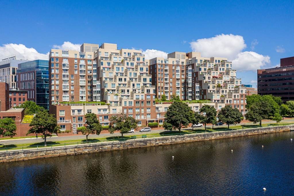 75-83 Cambridge Parkway - Photo 1