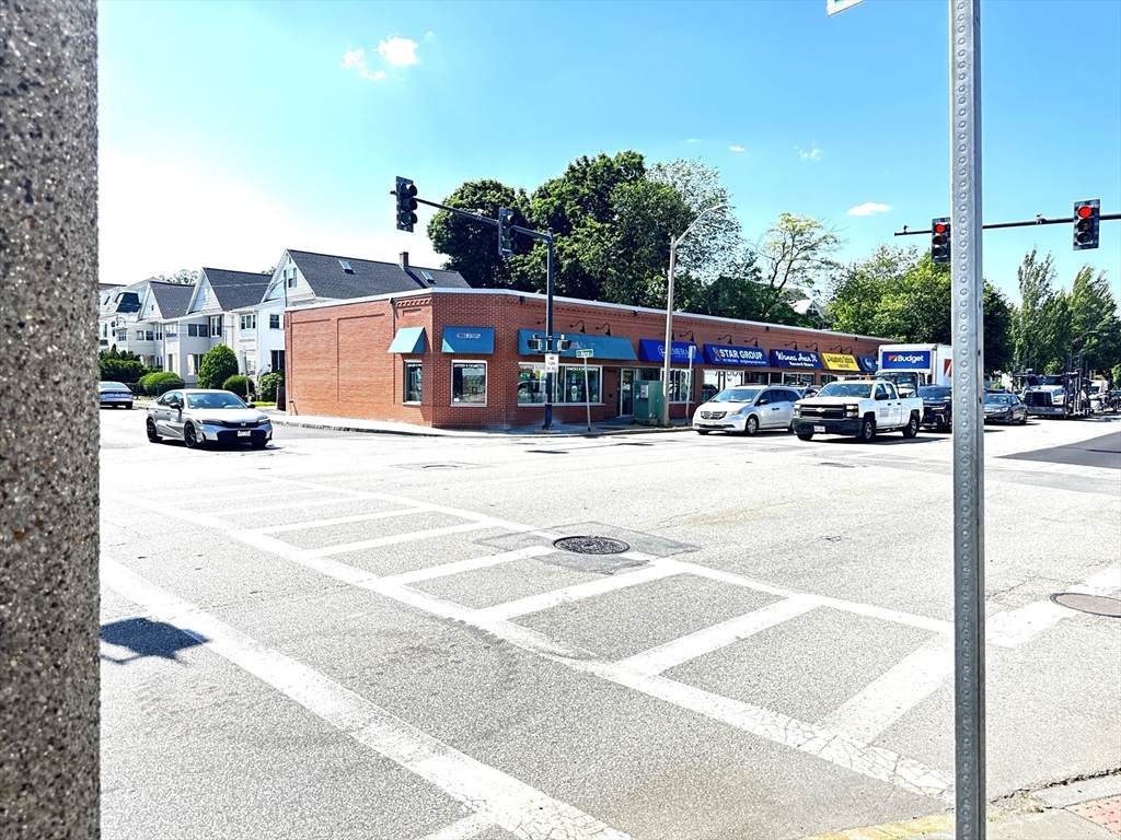 121 Galen St - Photo 1