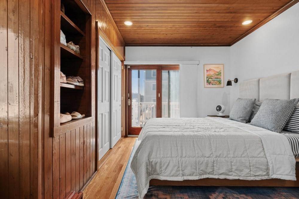 674 E Broadway - Photo 1