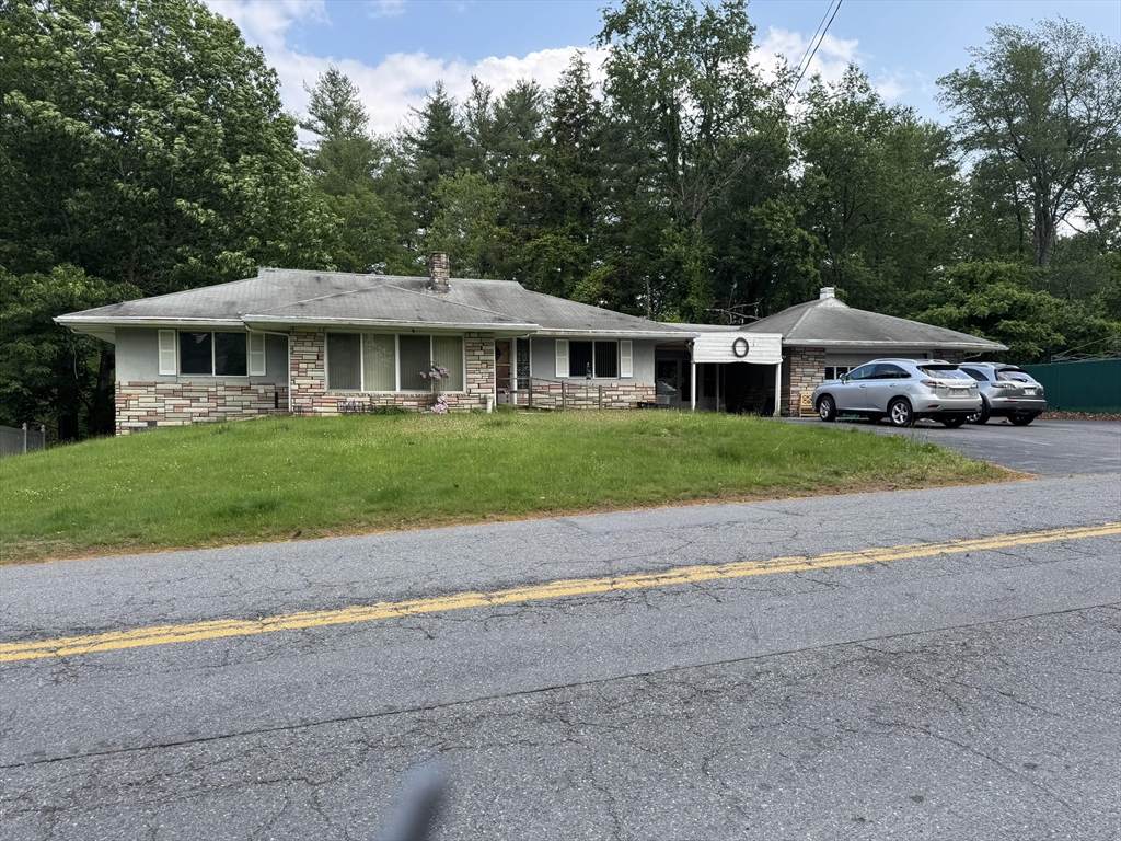 665 Townsend St - Photo 1