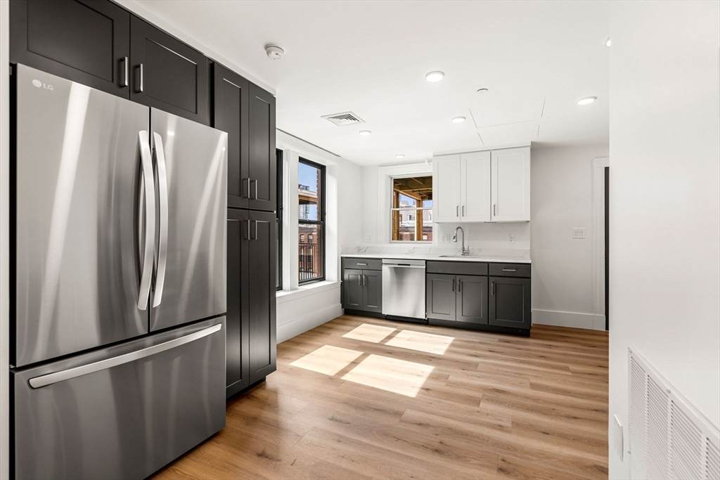 434 Massachusetts Ave - Photo 1