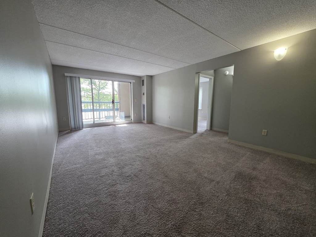 15 Harbor Point Blvd - Photo 1