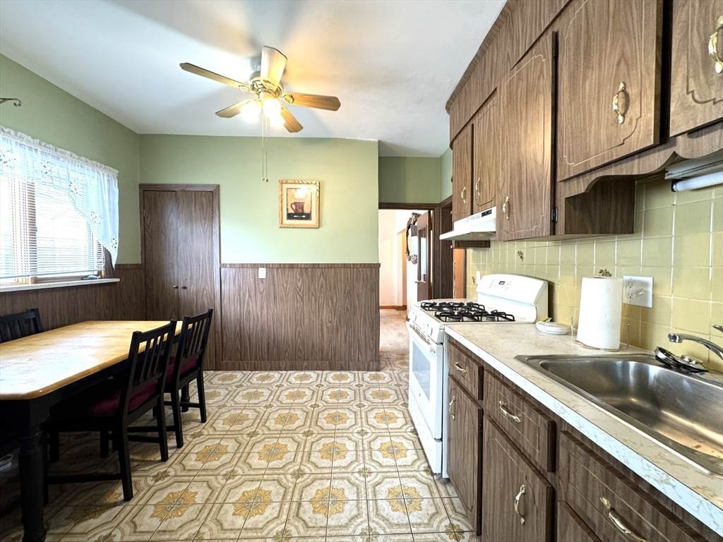 26 Frederick Ave - Photo 1