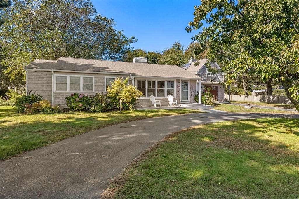 17 Musquashicut Ave - Photo 1