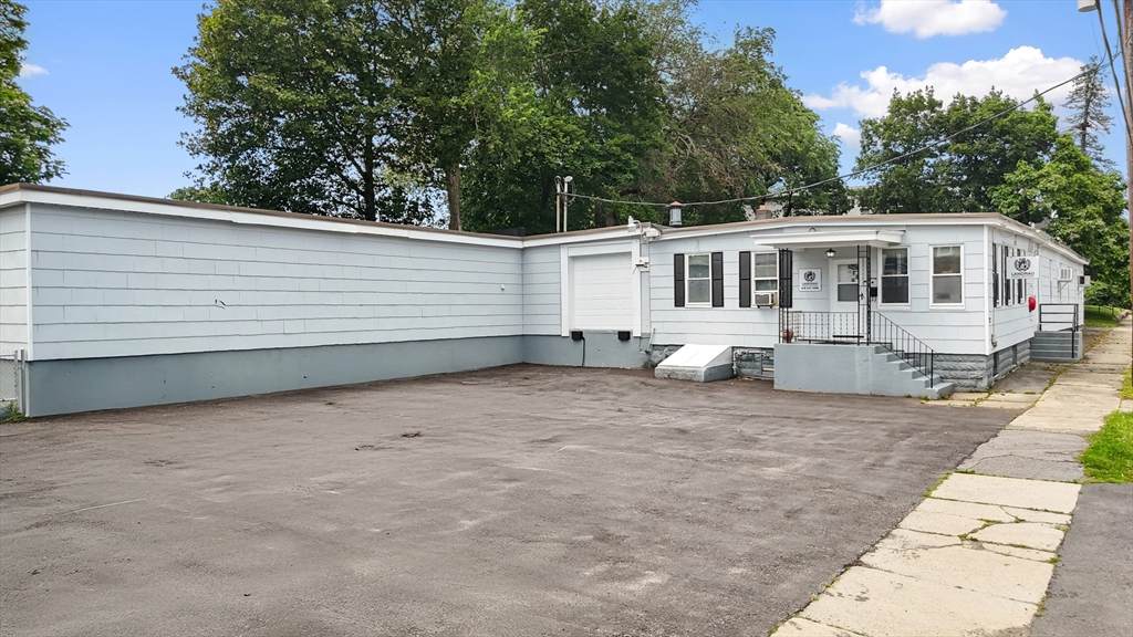 22 Laurel St - Photo 1