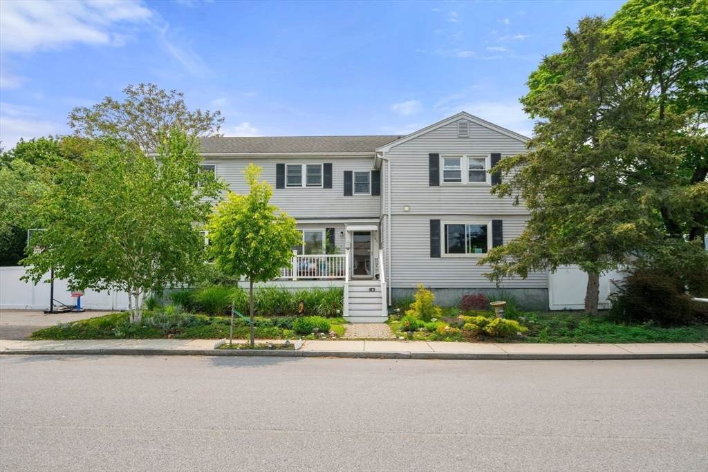 143 Morton St - Photo 1