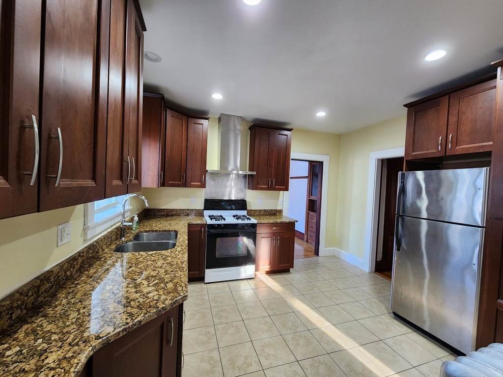 41 Woodward St - Photo 1