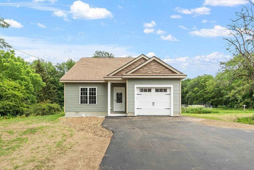 572 Pleasant St - Photo 1