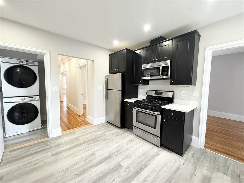 71 Saxton St - Photo 1