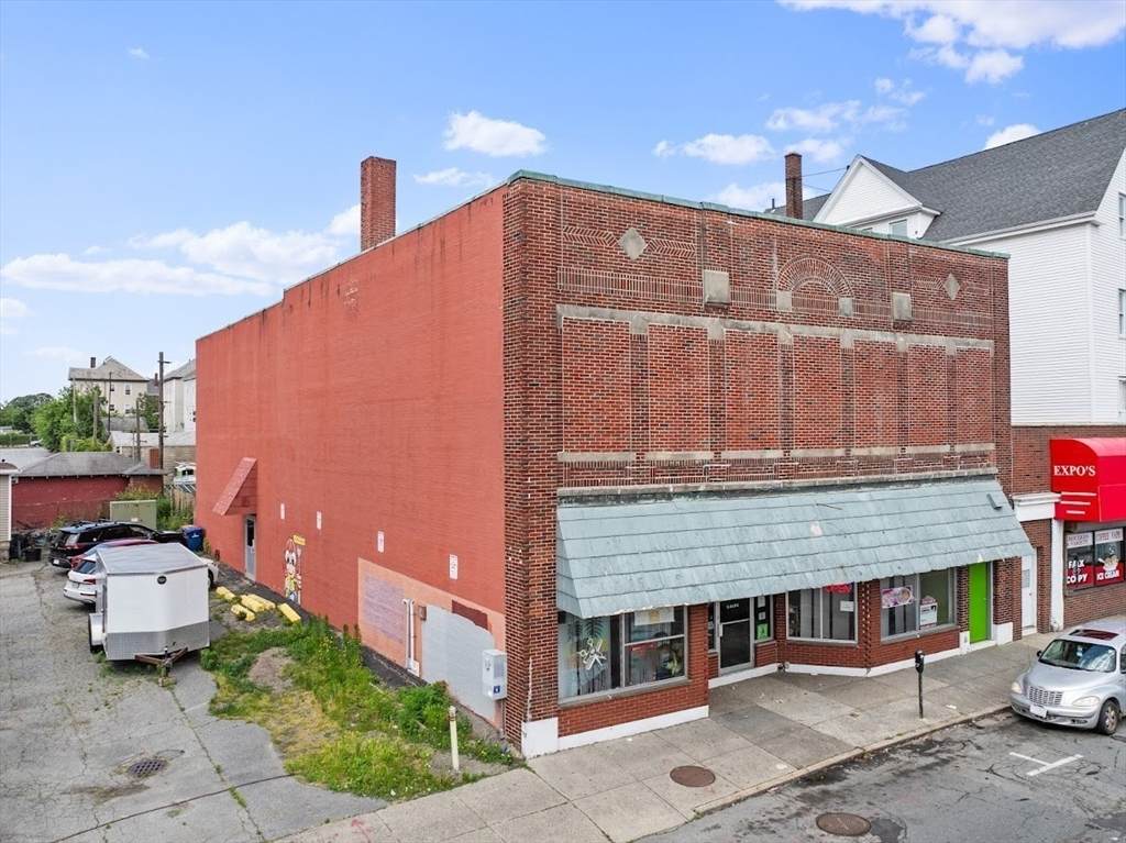 1637 Acushnet Ave - Photo 1