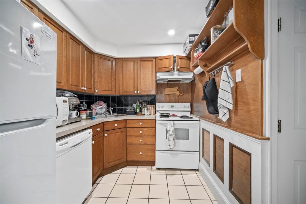163 W 2nd St - Photo 1