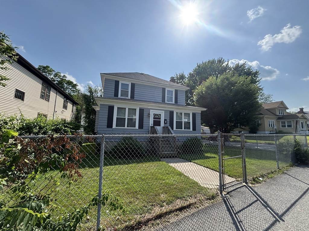 466 Chandler St - Photo 1